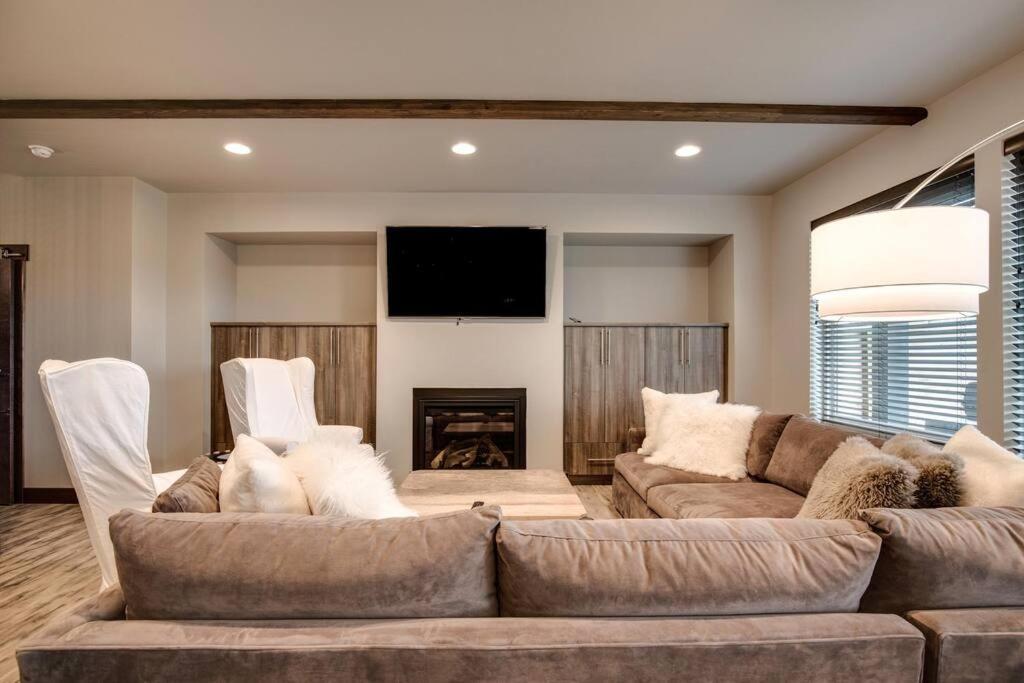 Luxury Townhome On The Park With Bridger Mtn Views Bozeman Extérieur photo