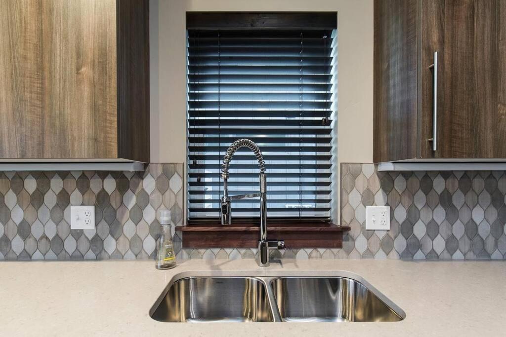 Luxury Townhome On The Park With Bridger Mtn Views Bozeman Extérieur photo