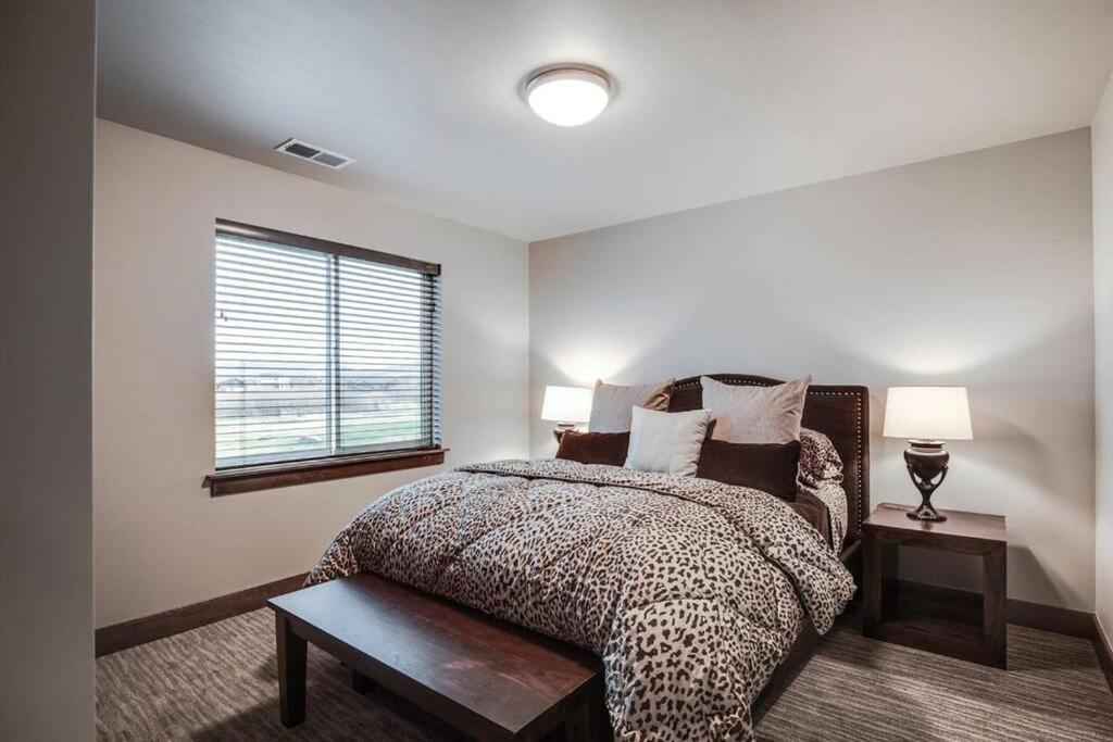 Luxury Townhome On The Park With Bridger Mtn Views Bozeman Extérieur photo